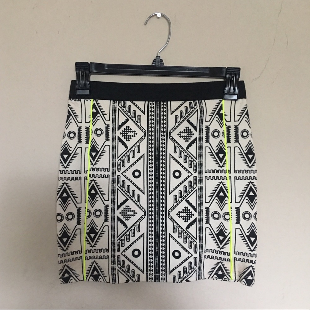 Black and white tribal print mini tube skirt ZARA
